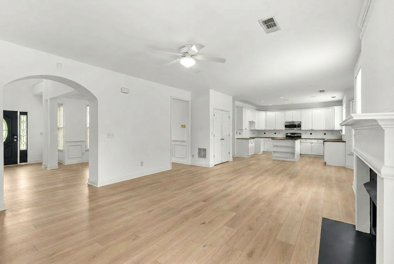 Great Room (Beige Laminate)