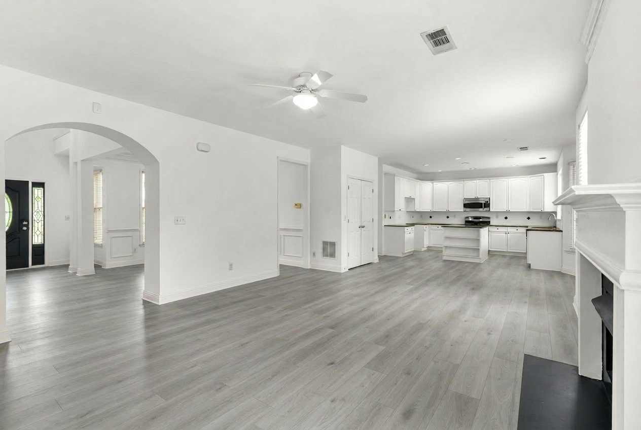 Great Room (Grey Laminate)