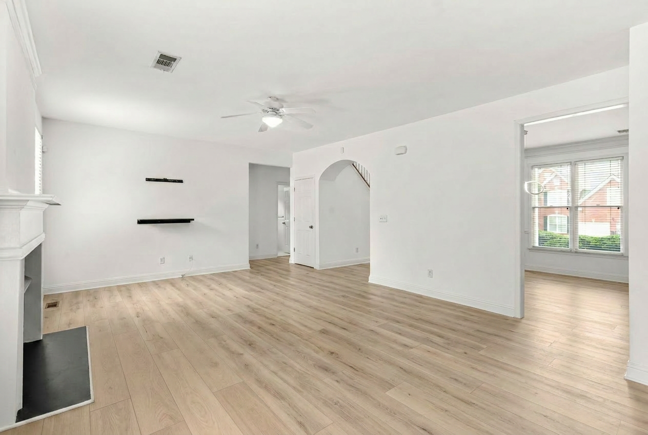 Living Room (Beige Laminate)